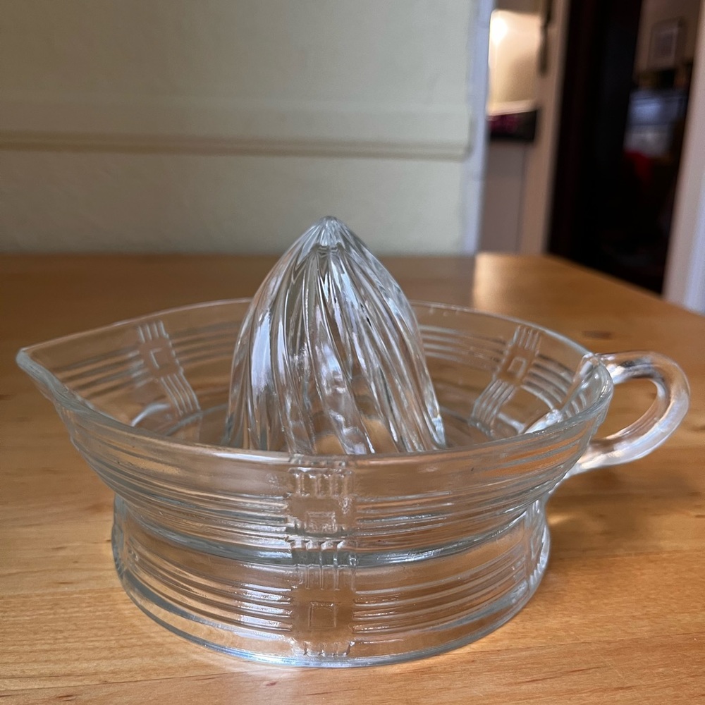 Vintage Hazel Atlas Crisscross Pattern Large Reamer or Juicer